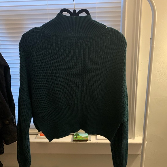 CROPPED MOCK NECK SWEATER - Picture 4 of 4